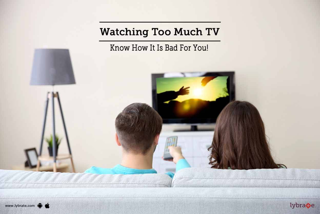 Молодая пара у телевизора без детей. Family watch TV. Плюсы и минусы телевизора watching TV you know. TV watch Sofa back.