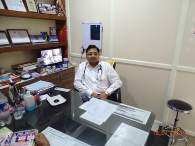 Dr Vivek Maheshwari