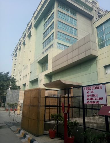 Dr. Yadwinder Medical Center