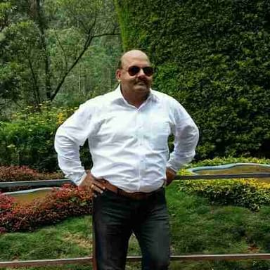 Naresh Khanna