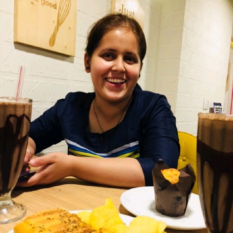 Nidhi  Bhatt