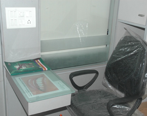 CHINTAN DENTAL CLINIC AND IMPLANT CENTRE Image 4