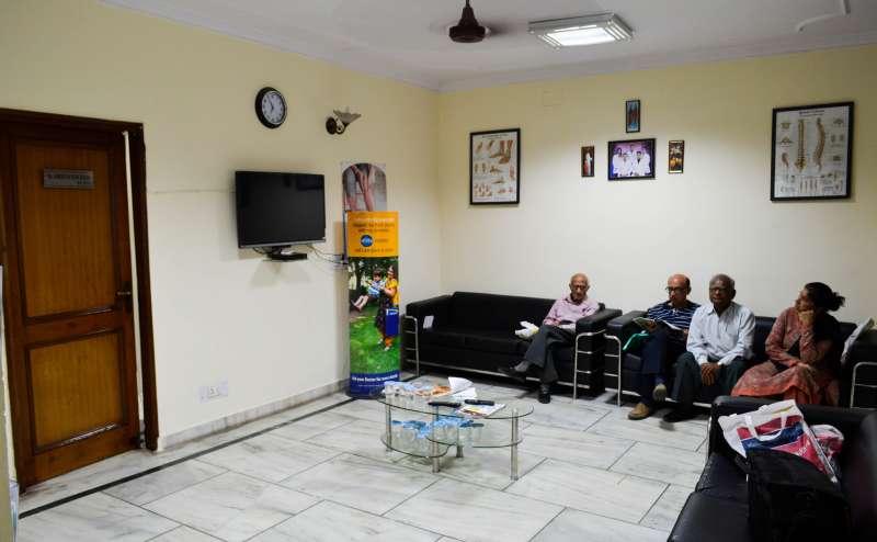 Dr. Ashwani Maichand's Minomax Knee & Shoulder Clinic Image 3
