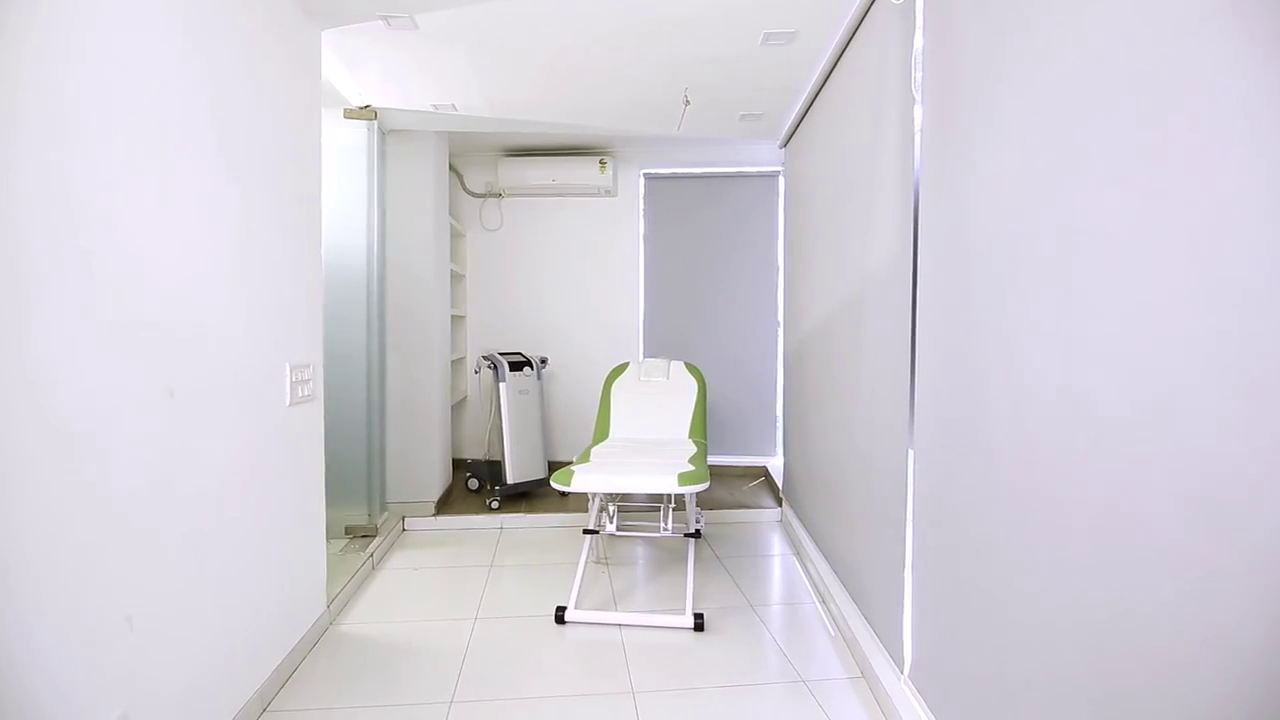 Cosmoglitz Cosmetic Center Image 5