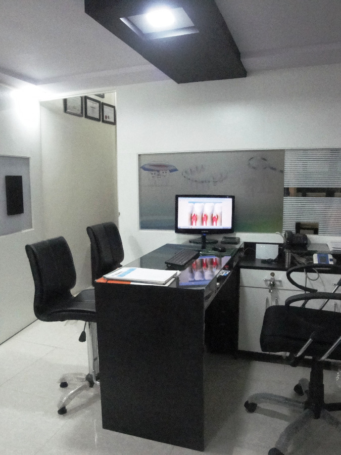 Dhapekar's Dental Care & Implant Center Image 1