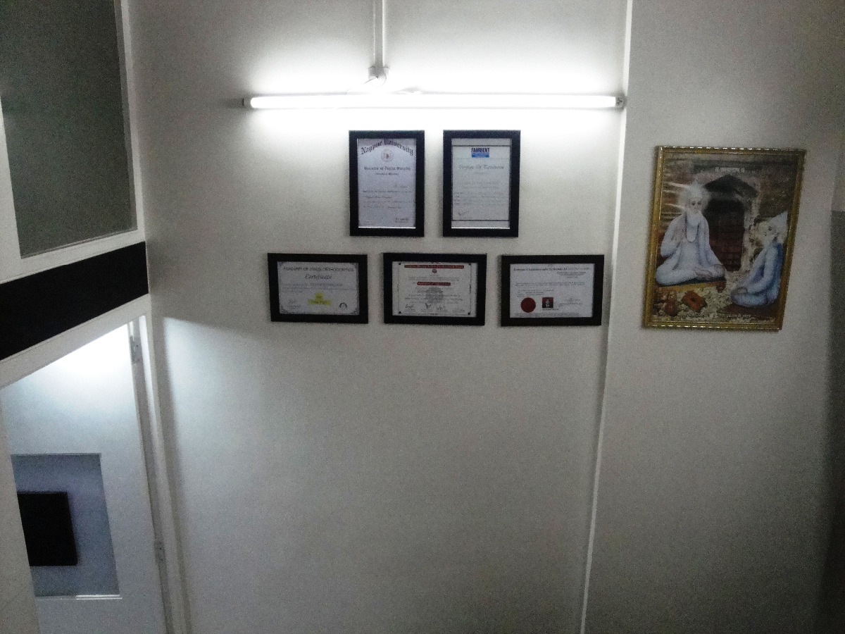 Dhapekar's Dental Care & Implant Center Image 4