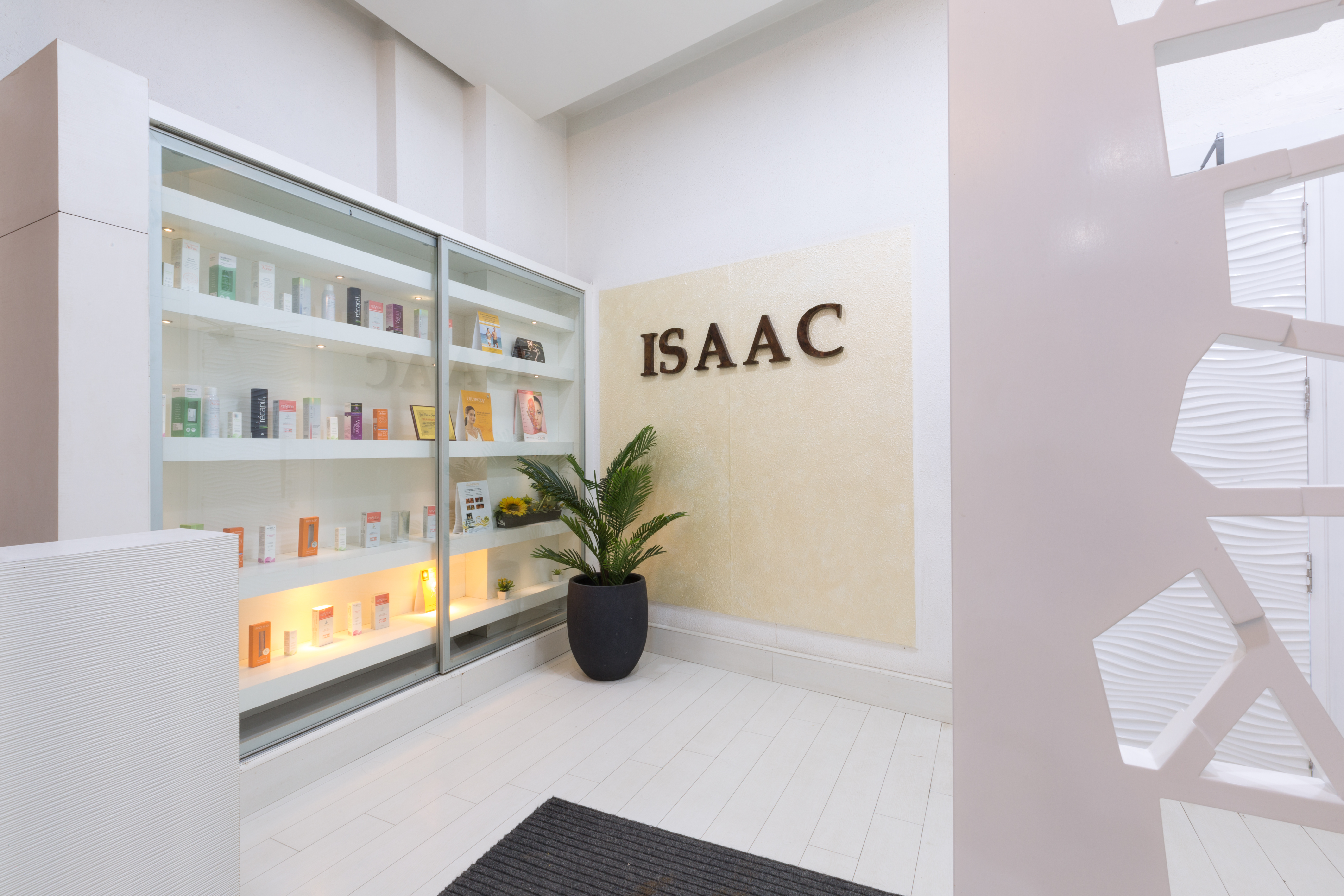 ISAAC - International Skin & Anti Ageing Centre - Chattarpur Image 5