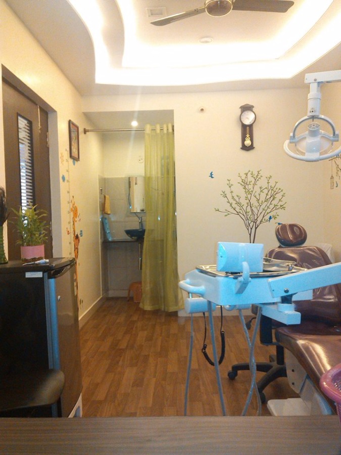 VIGNESH DENTAL CARE Image 1