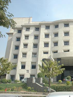 Batra Hospital Image 1