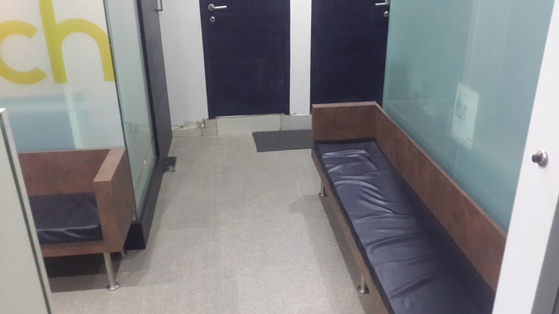 Dr Hardik Thakker Clinic Image 1