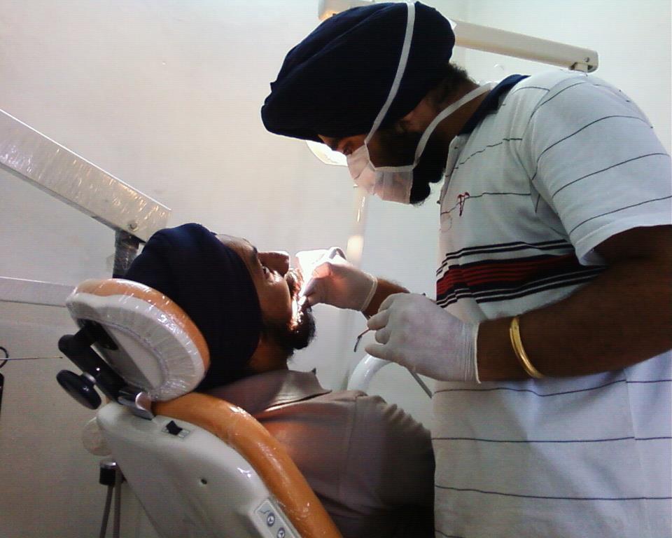 NANAKSAR DENTAL CLINIC Image 1