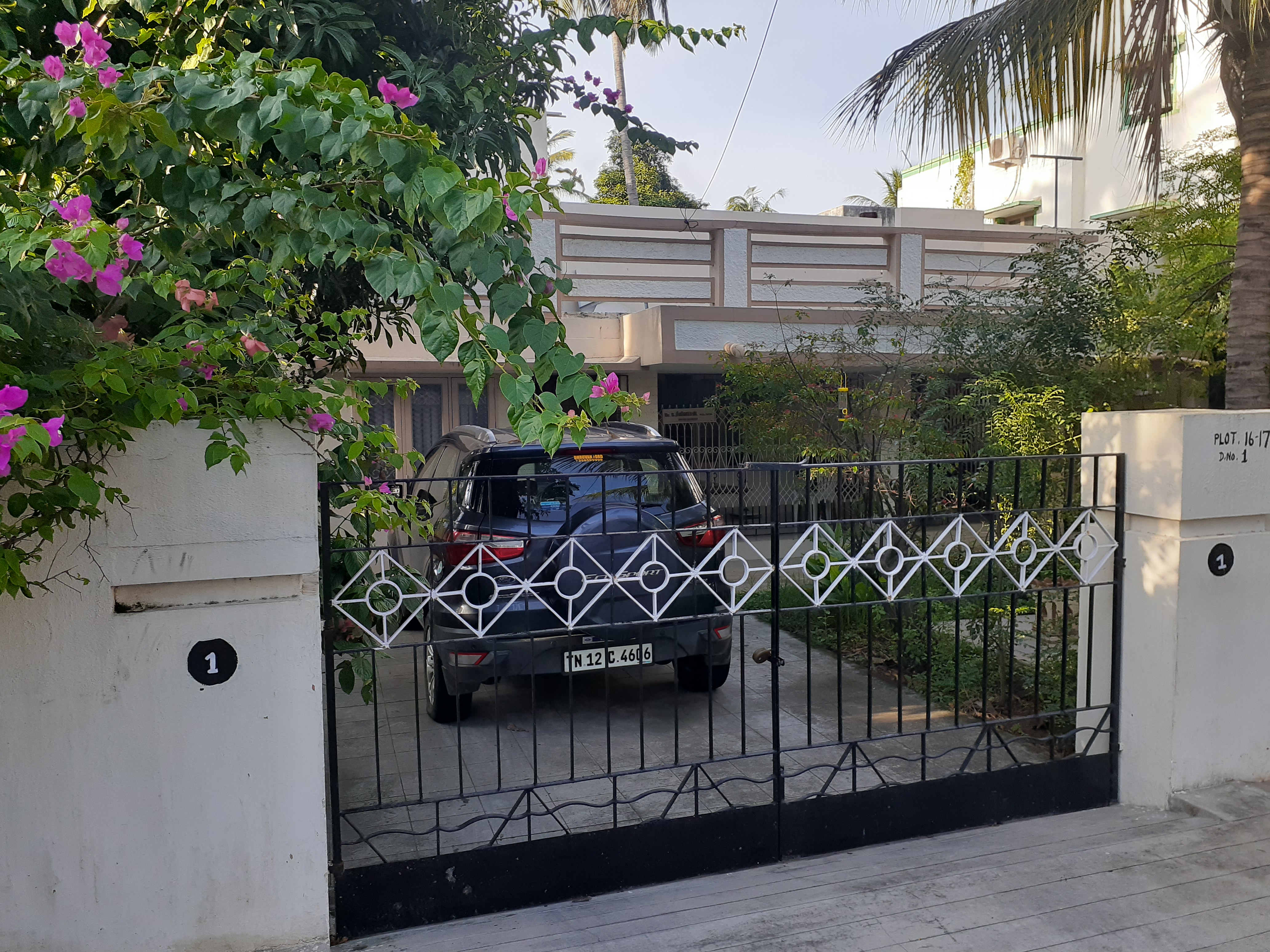 Dr Srinivasan Image 4