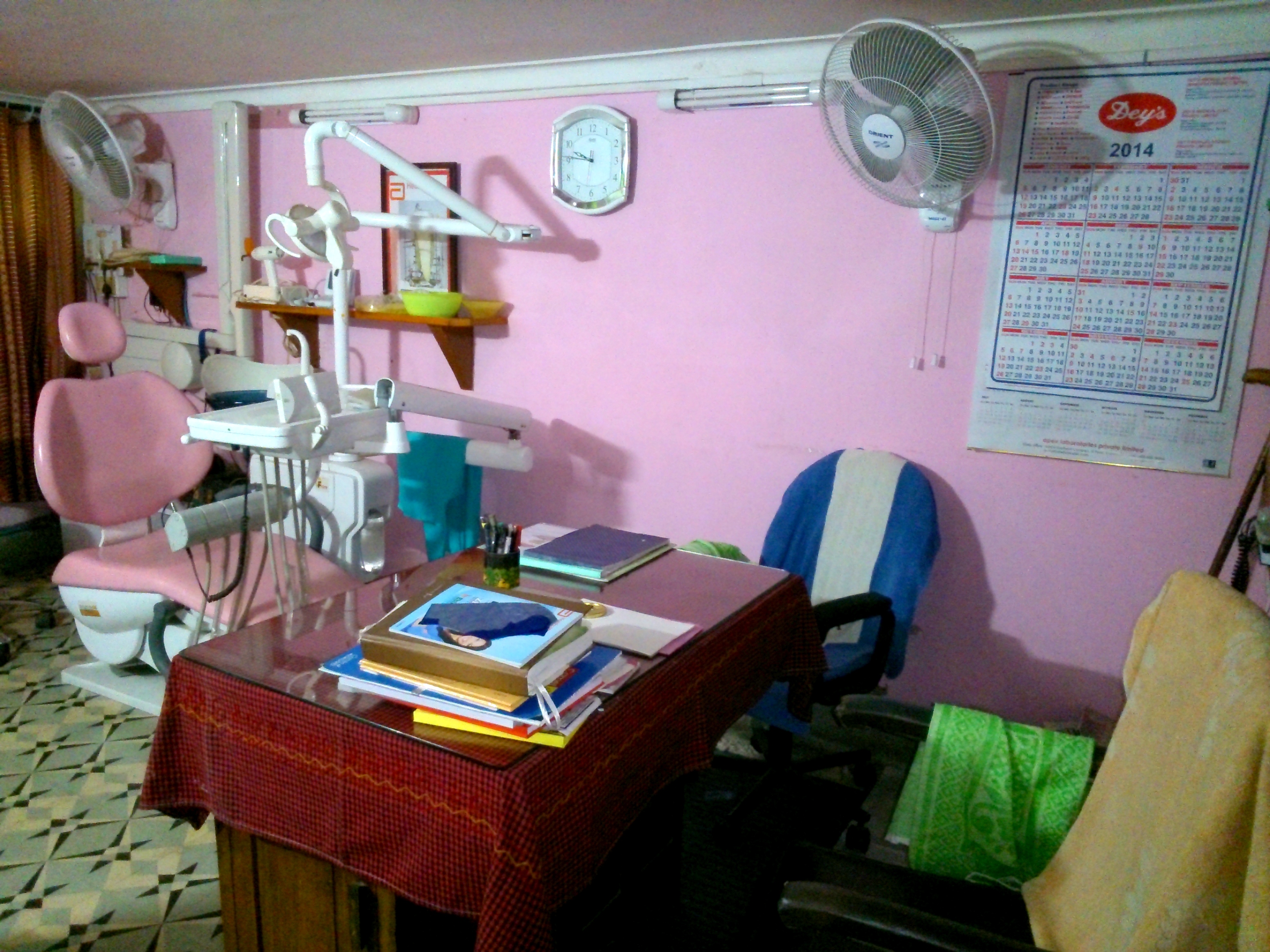 32 PEARLS DENTAL CLINIC Image 3