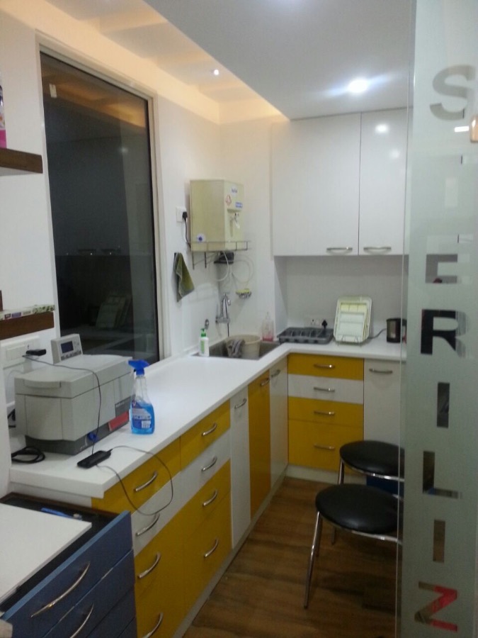 V'Shals Dental World Image 2