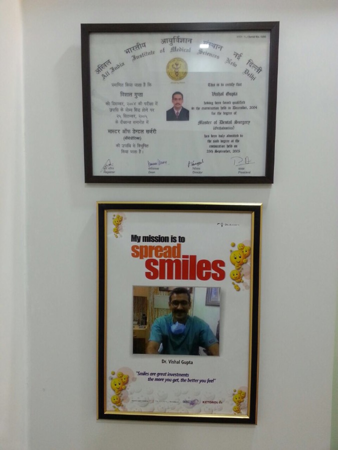 V'Shals Dental World Image 5