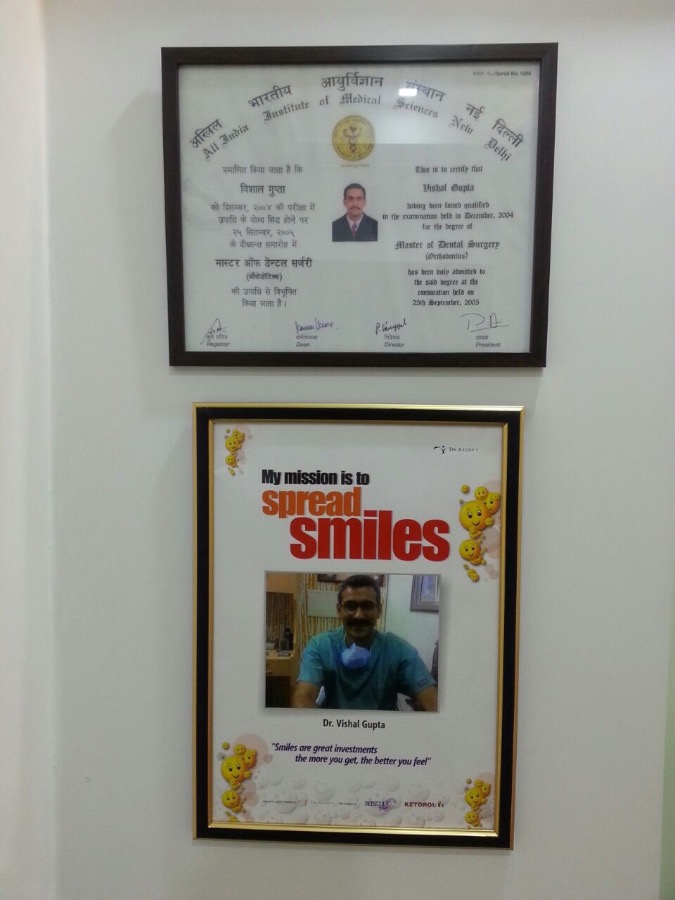 V'Shals Dental World Image 4