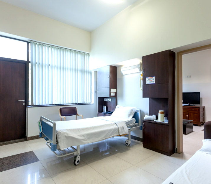 Paras Hospital Image 2