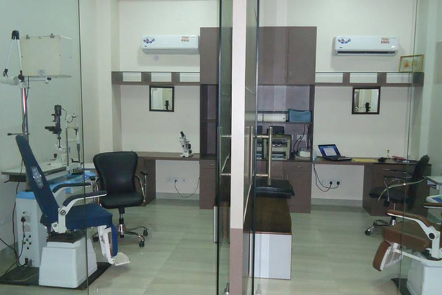 Param Jyoti Eye Center Image 4