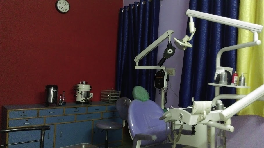 Dr.Piyush,MakeMyTooth,orderly bazaar. Image 1