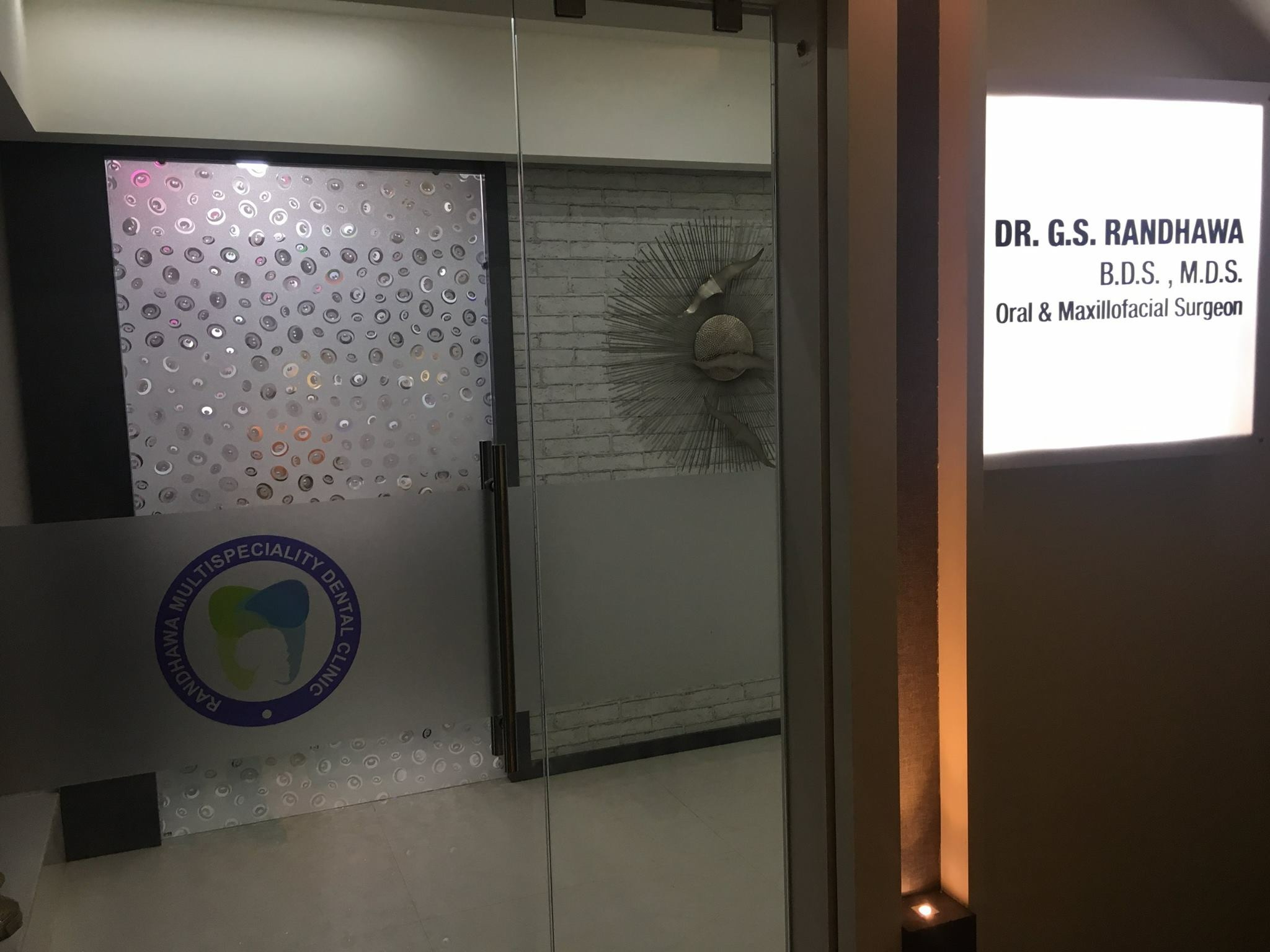 Randhawa Multispeciality Dental Clinic and Implant Centre Image 4