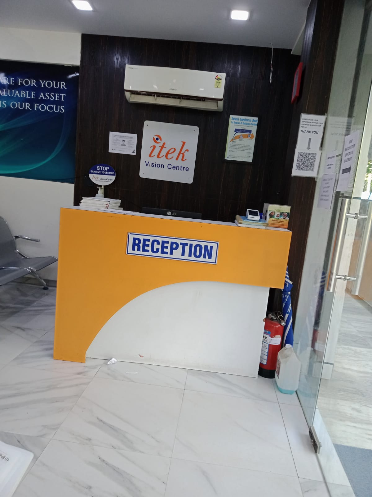 itek 247 Image 3