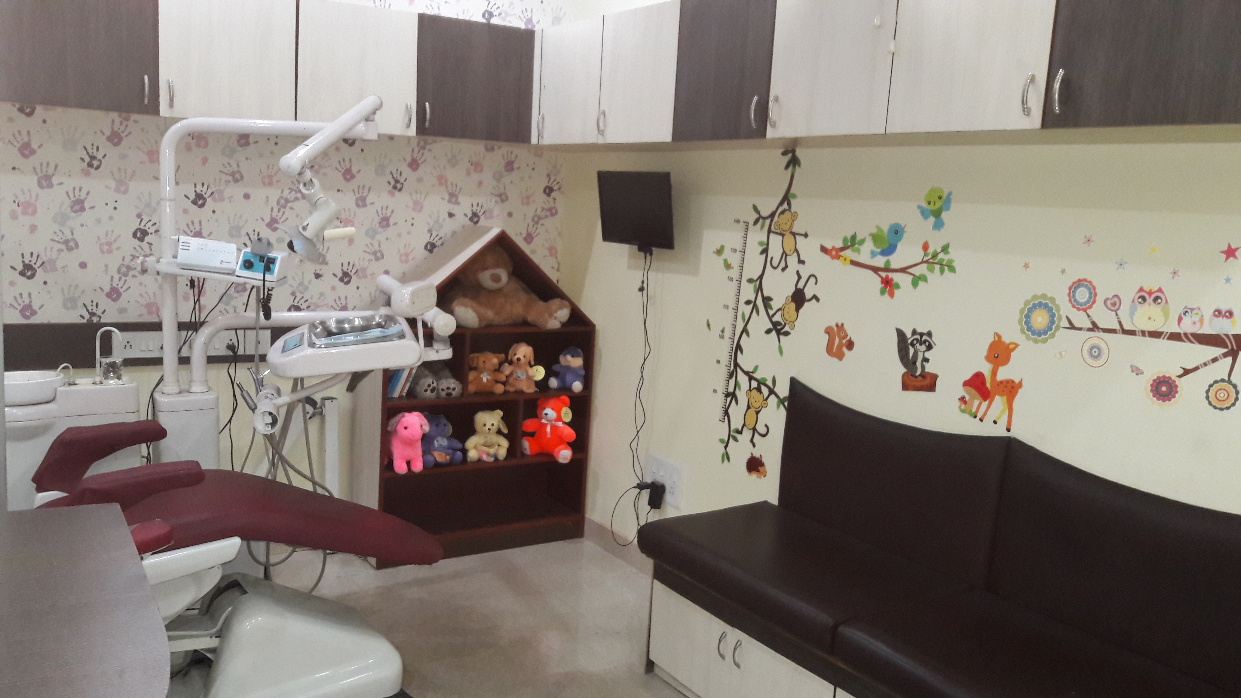 TEETH AND GUMS DENTAL CLINIC Image 3