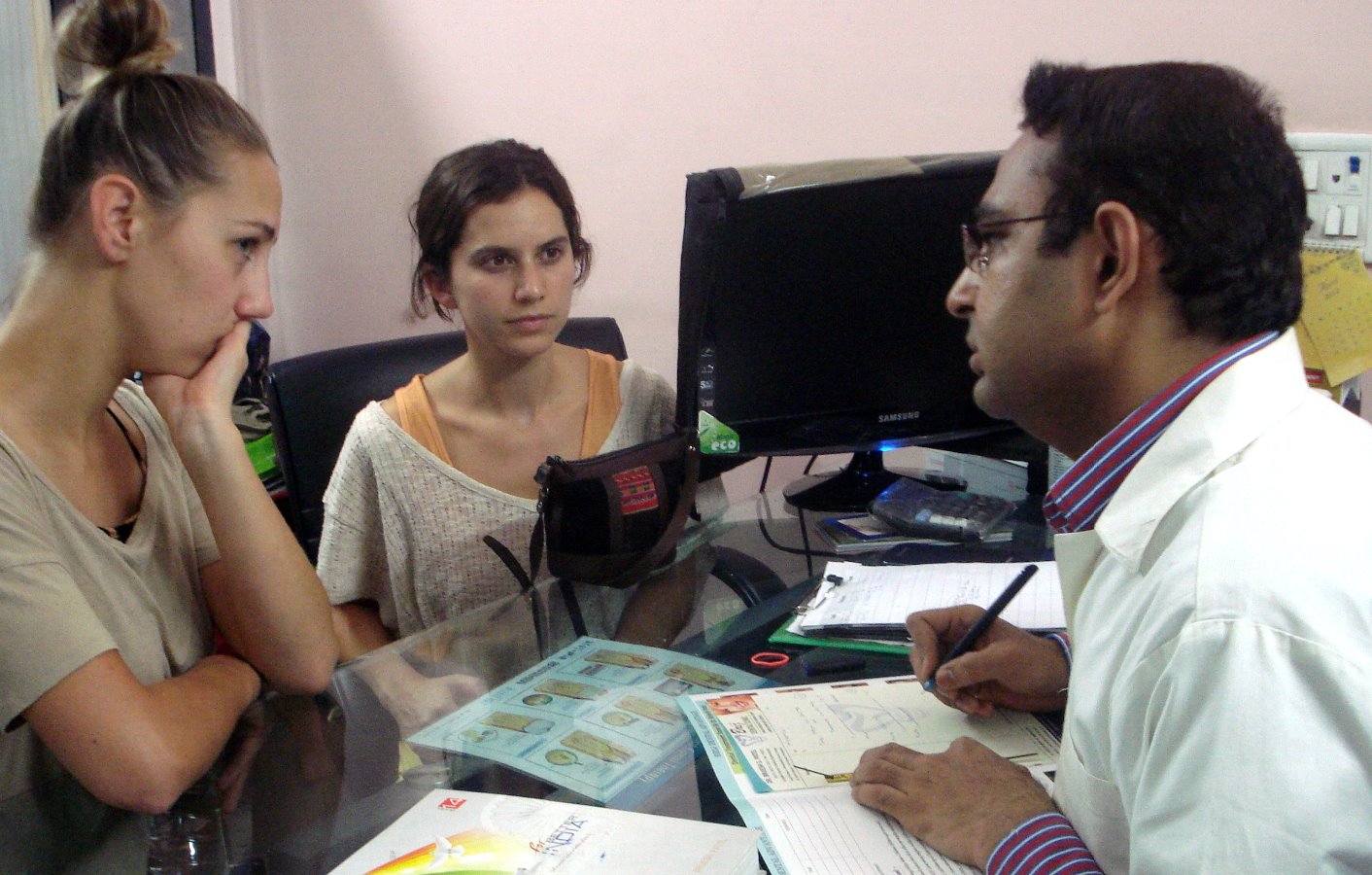 BRIJ DENTAL CLINIC & IMPLANT CENTER Image 4