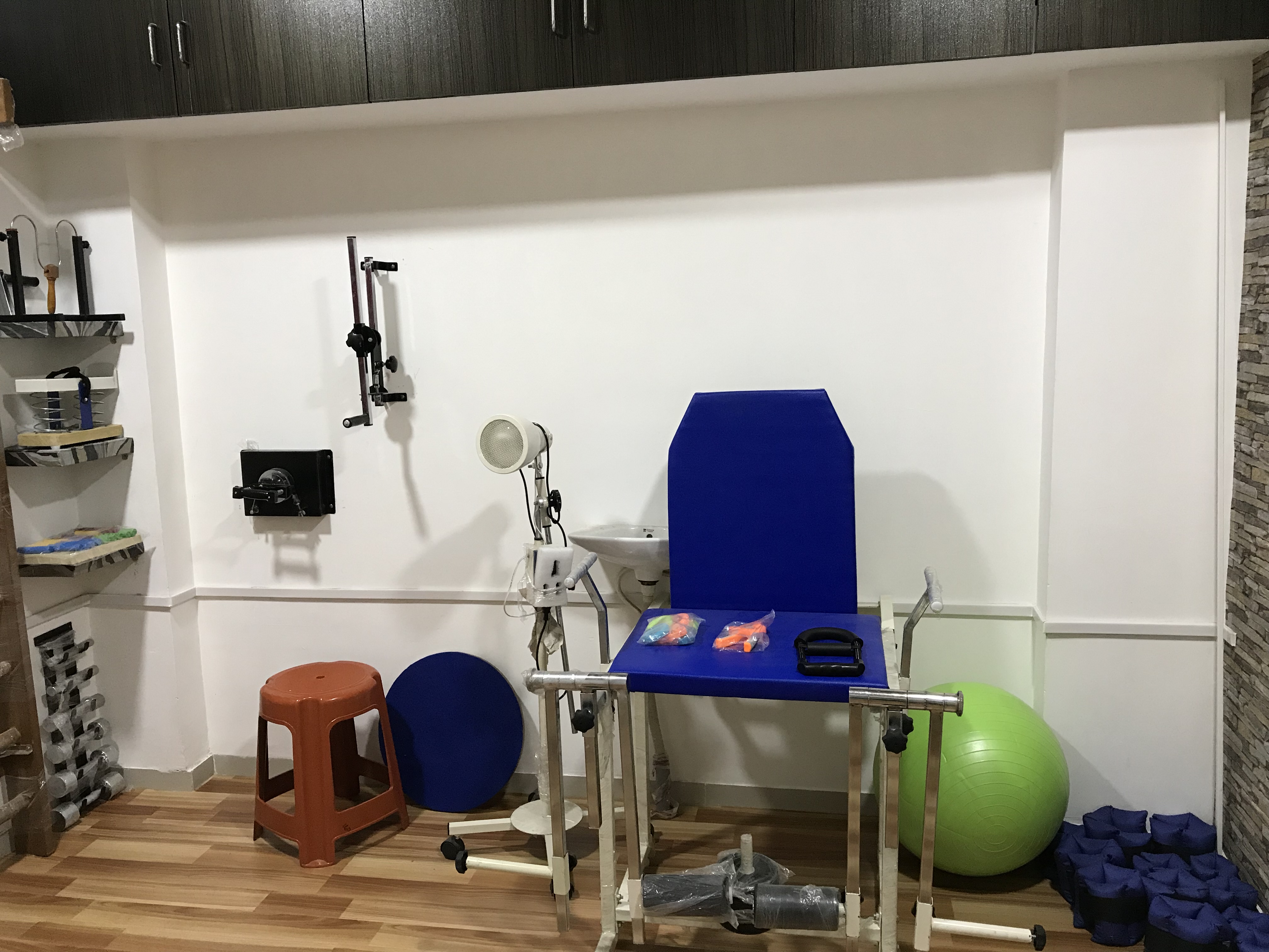 Aadhya Physiotherapy and Rehabilitation centre Image 4