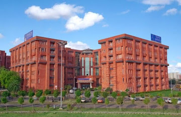 Sharda Hospital Image 2