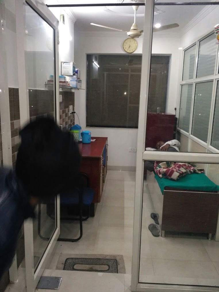 Dr. Anuj Tyagi (Piles fistula clinic) Image 1