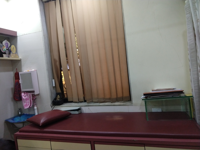 Dr.Barvaitelias Vibrant Homoeopathic South Mumbai Clinic Image 3