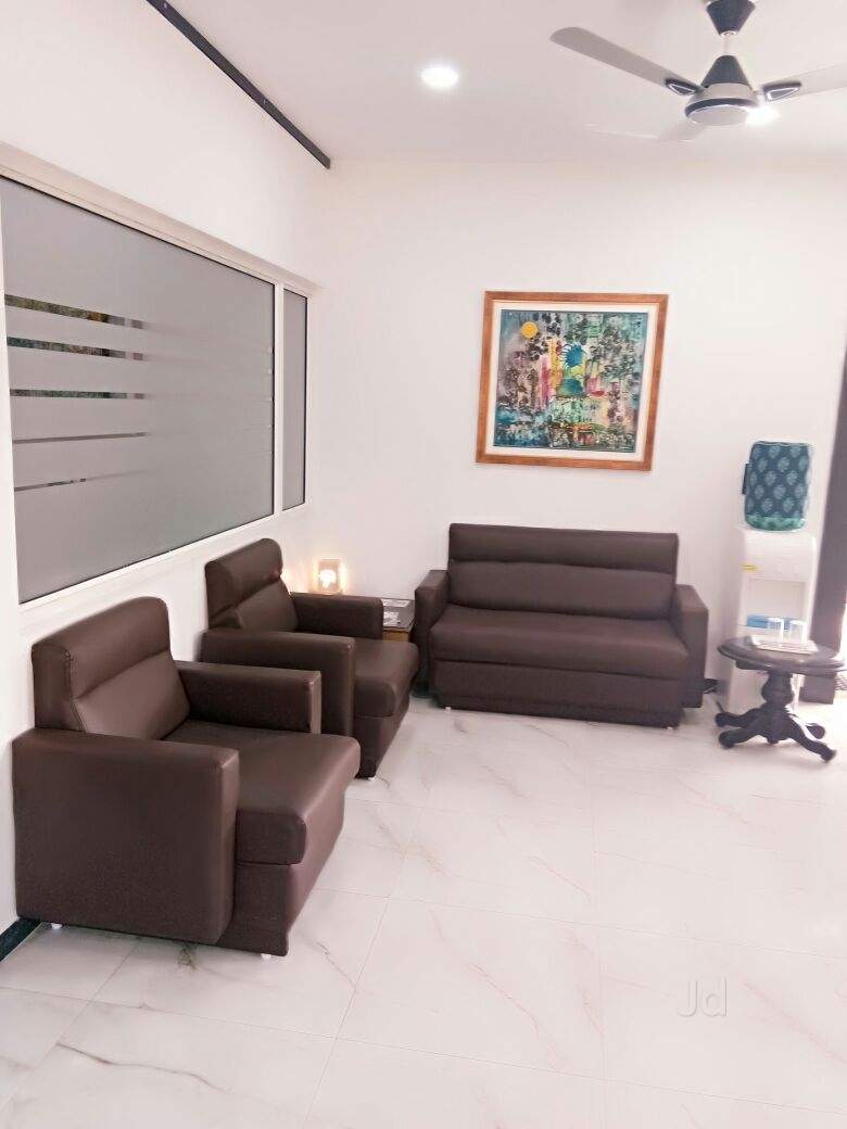 Dr. Priyali Shah - Dermatology Image 2
