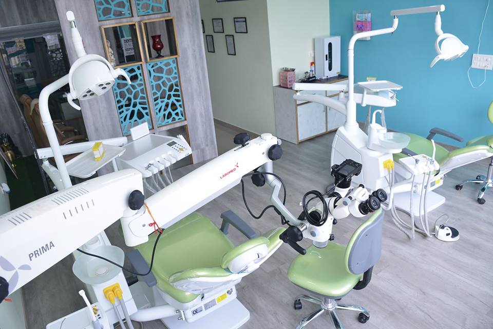 Roots and Crown microDENTIStry Image 1
