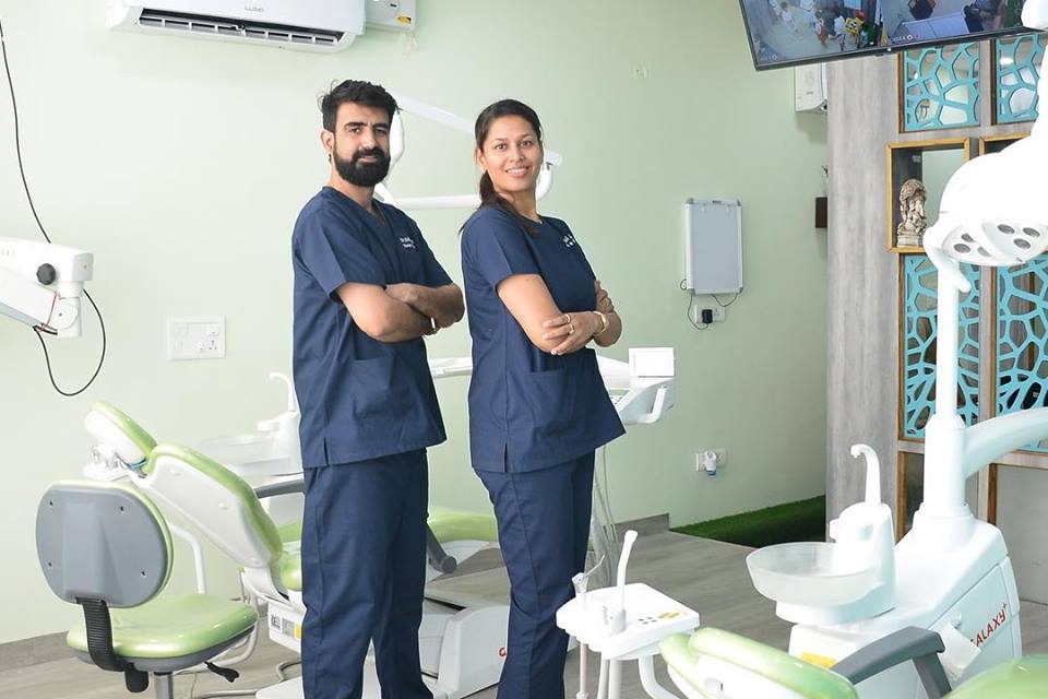 Roots and Crown microDENTIStry Image 2