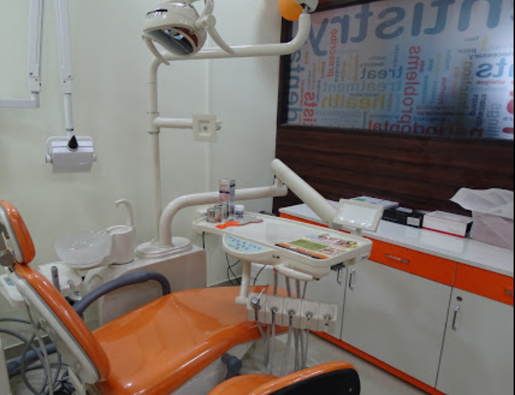 Smile Up Dental Care & Implant Center Image 1