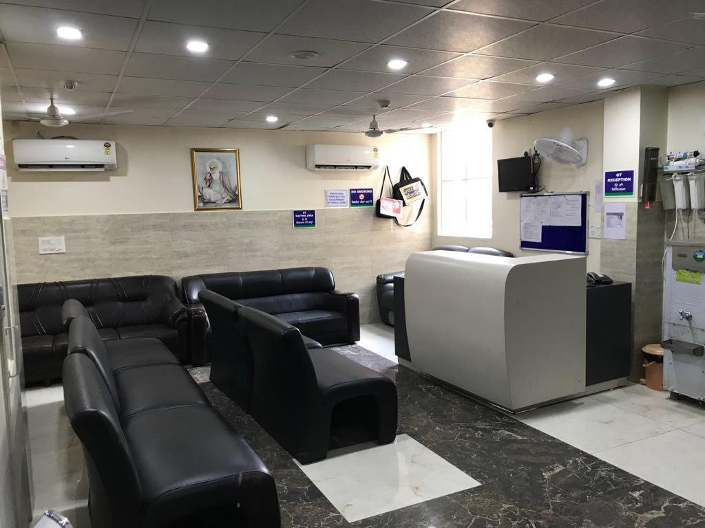 Arora Eye Hospital and Retina Centre Image 3