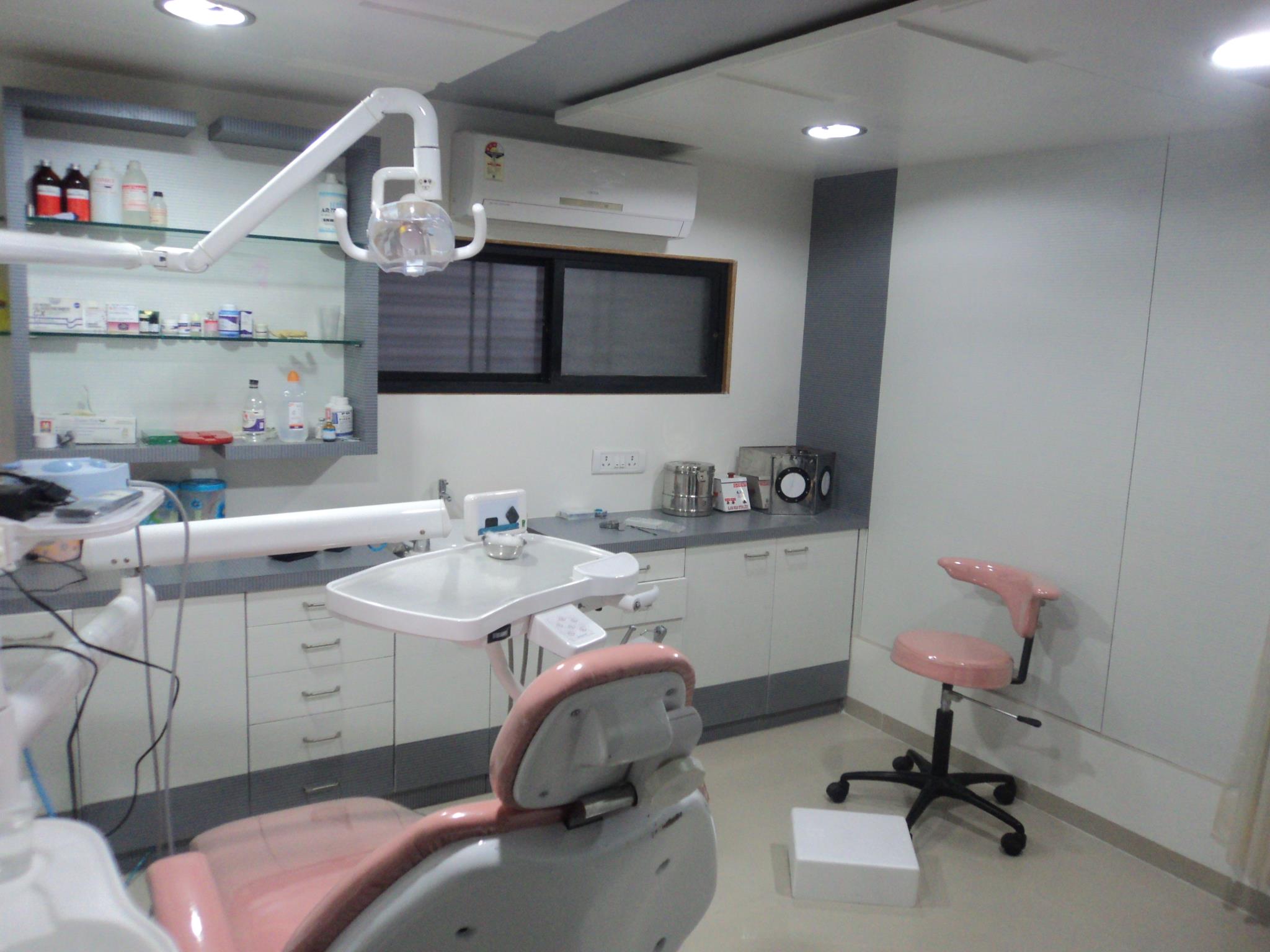 Parth dental clinic Image 2
