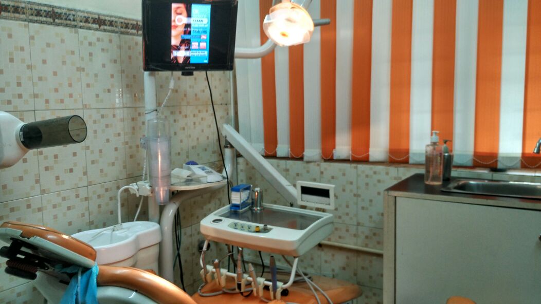 Cures 'n' Care Dental Clinic - Mayur Vihar Image 1