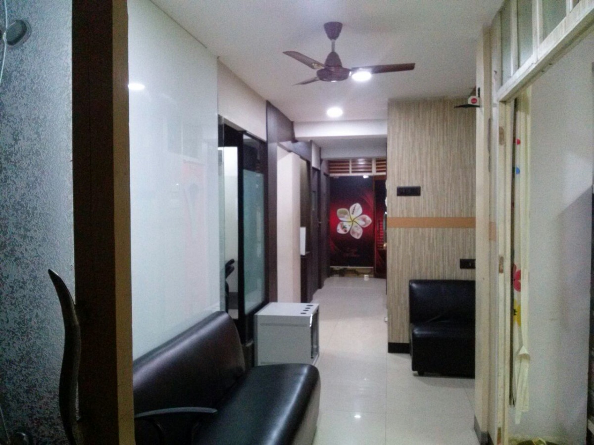 Manek Skin Clinic Image 4