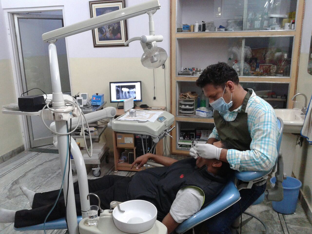 Dr. Tiwari Dental Clinic Image 4