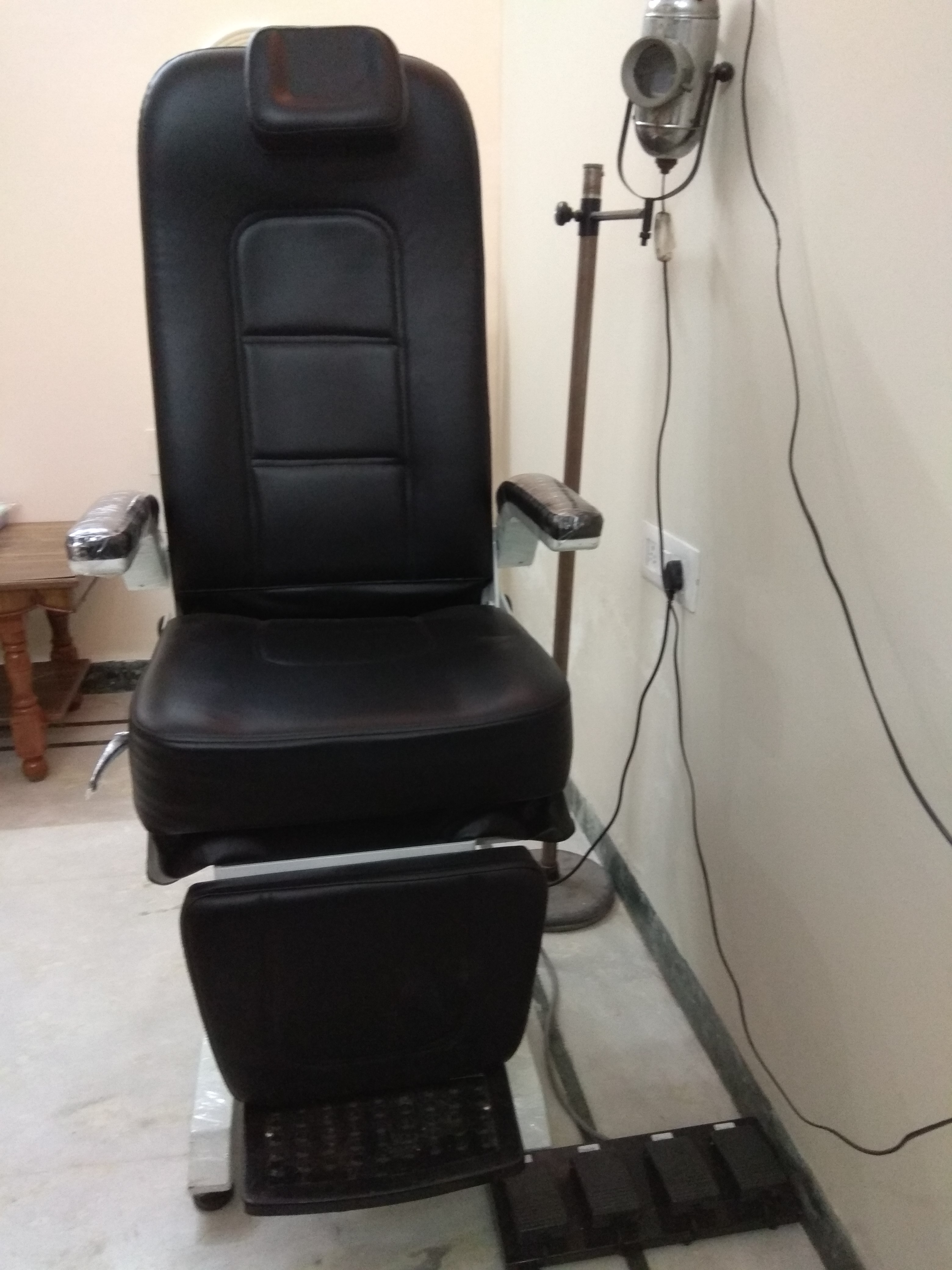 Dr. Pasricha's E.N.T. & Eye Clinic Image 7