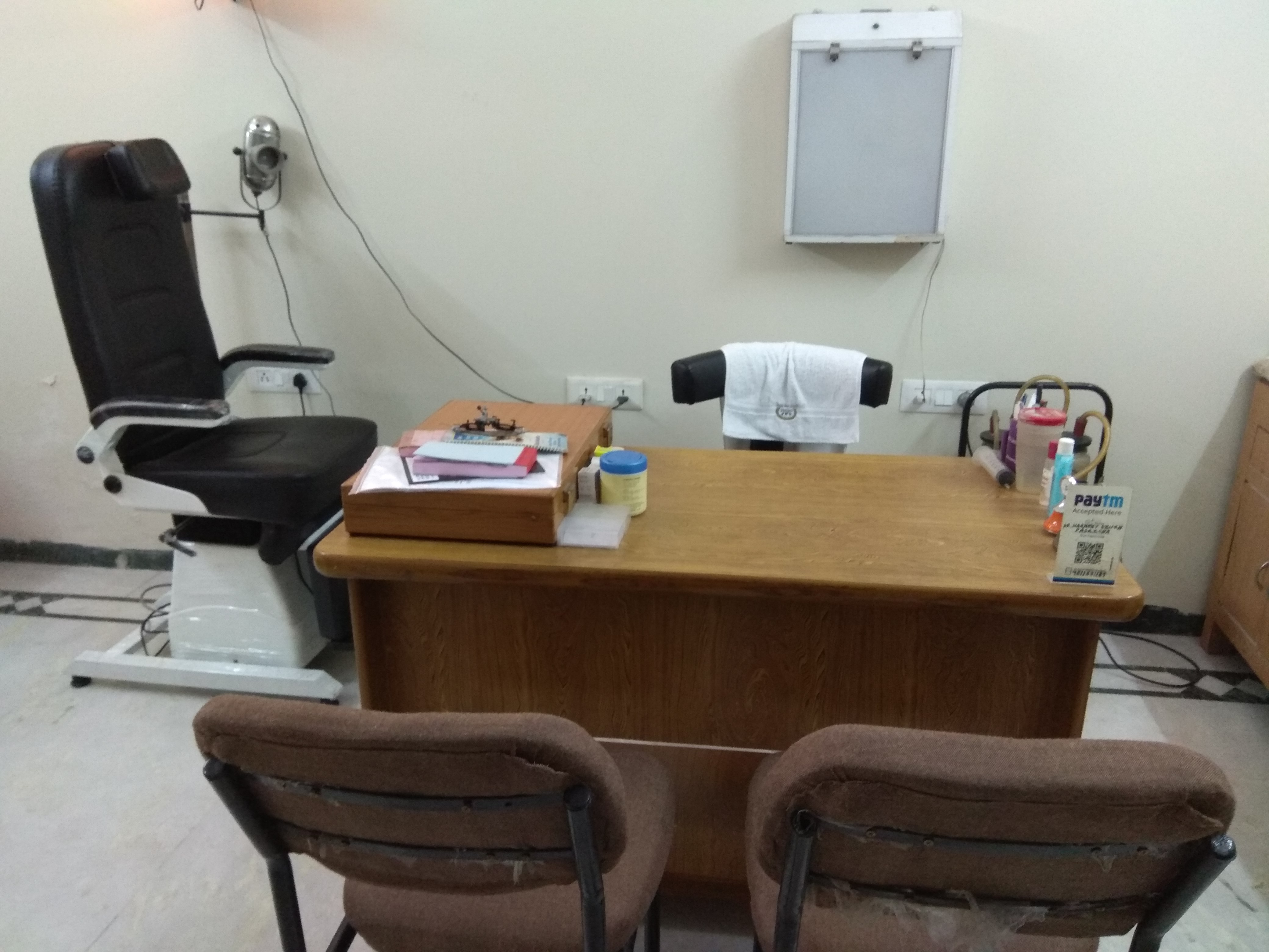 Dr. Pasricha's E.N.T. & Eye Clinic Image 8
