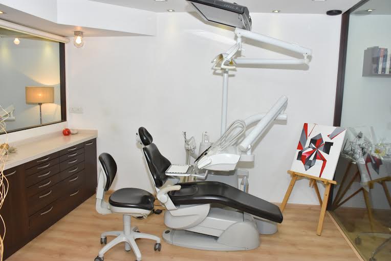 Dr. Krinita Motwani's Dental Clinic Image 4
