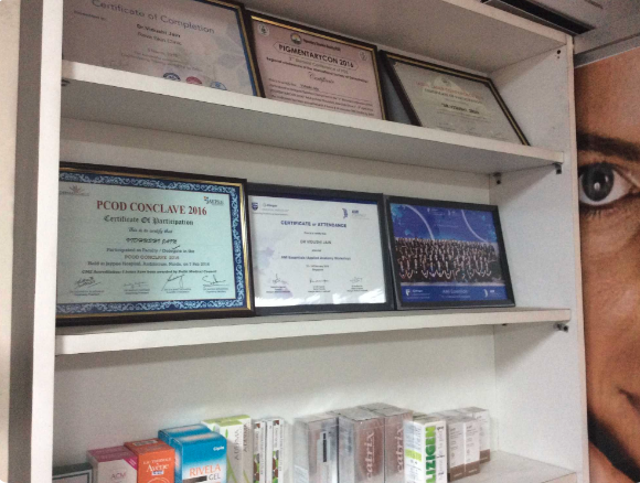 Dr Vidushi Jain, Skin Specialist, Dermatologist, Hair Transplant,Laser Hair Removal,Best Skin Doctor Image 2
