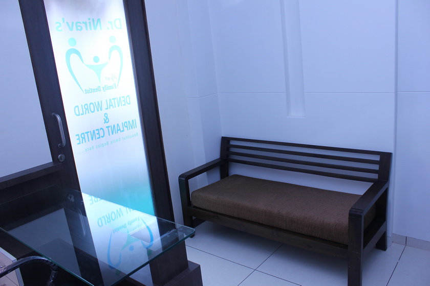 Dental World & Implant Centre Image 4