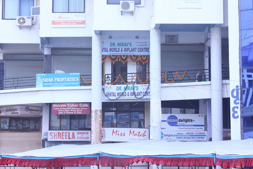 Dental World & Implant Centre Image 3