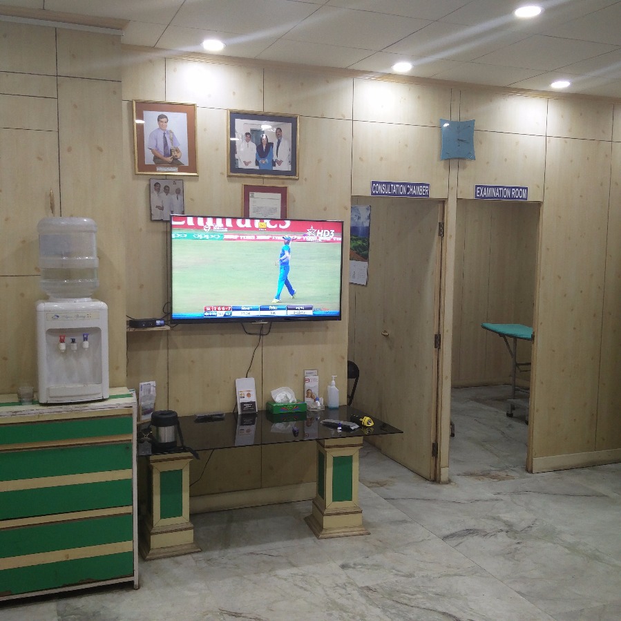 R.R. Eye Care & Laser Institute Image 3