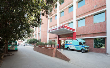 Max Superspeciality Hospital Image 4