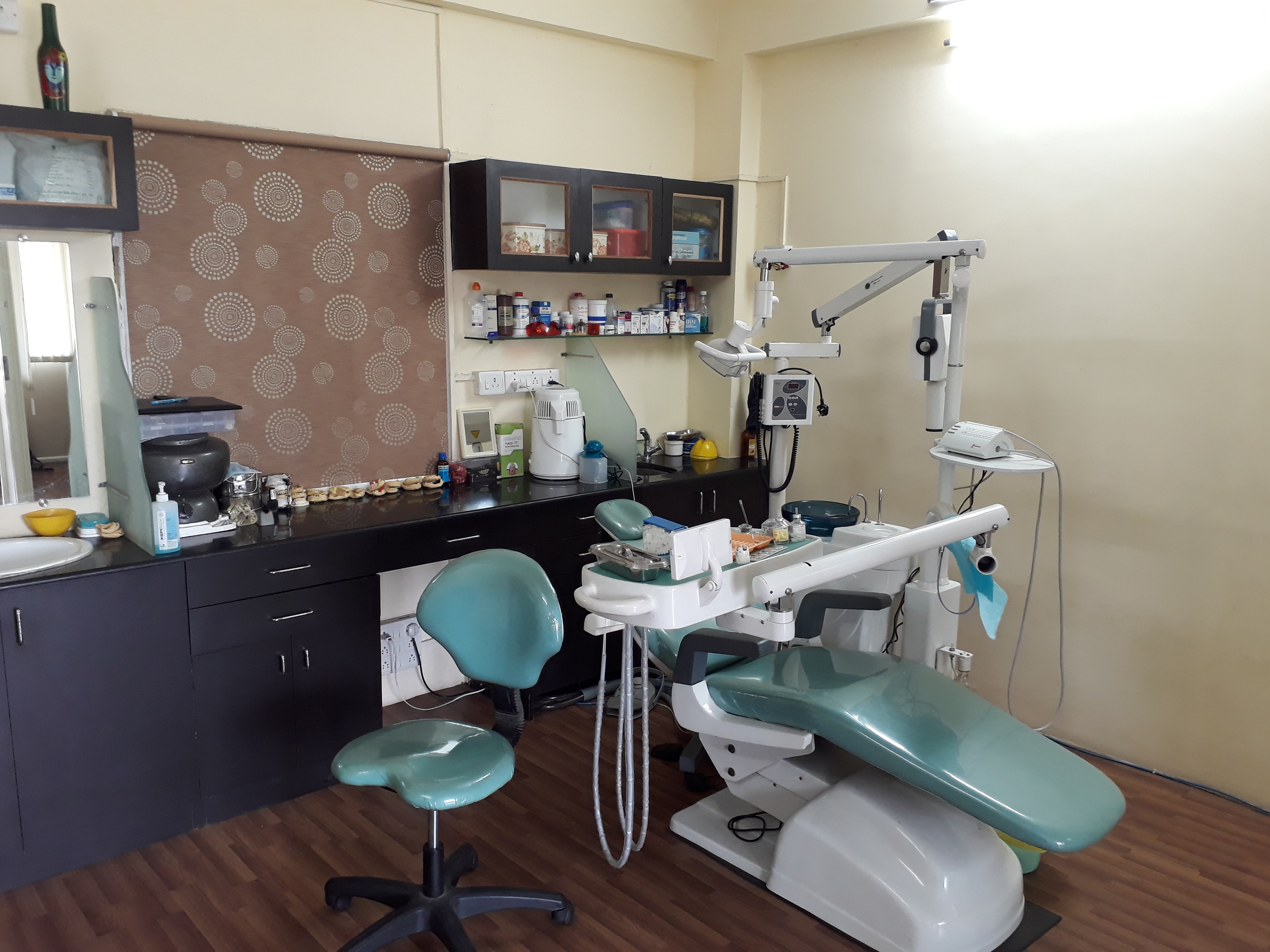 Manohar Advanced Dental Care Laser & Implant Center Image 2