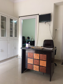 VEENA SUPER SPECIALITY DENTAL CARE Image 2